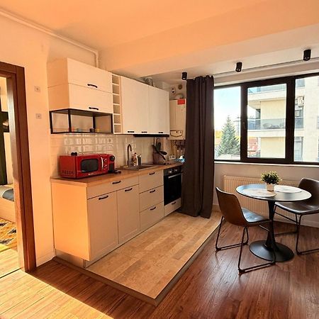 Cozy Apartment With Self Check-In Near Promenada Mall And Verdi Park ブカレスト エクステリア 写真