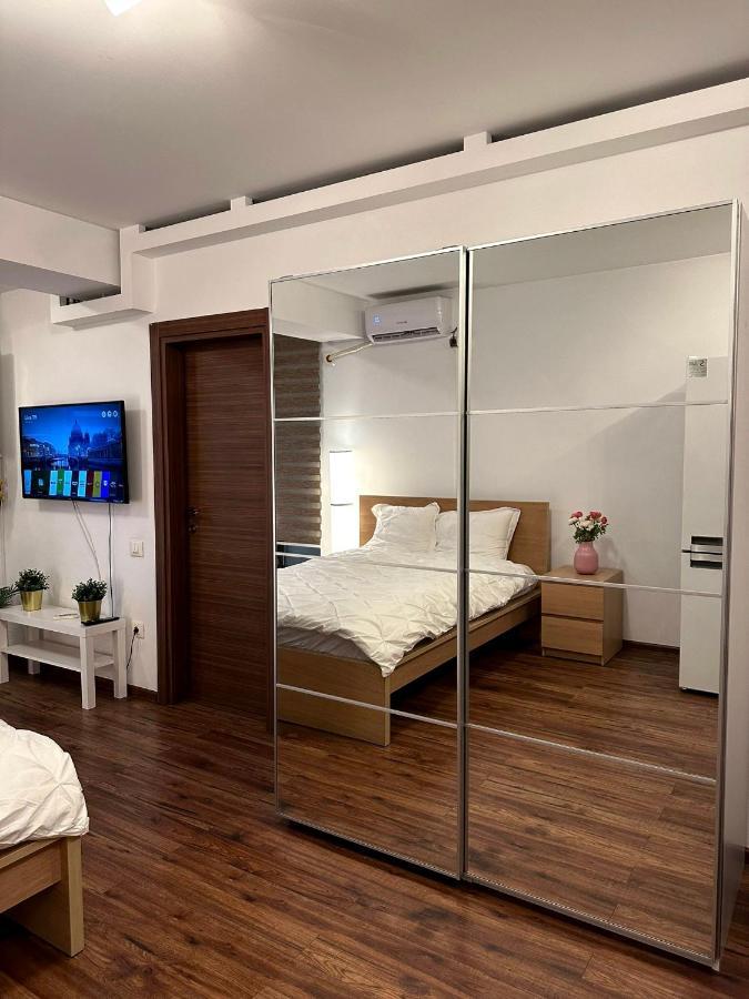 Cozy Apartment With Self Check-In Near Promenada Mall And Verdi Park ブカレスト エクステリア 写真