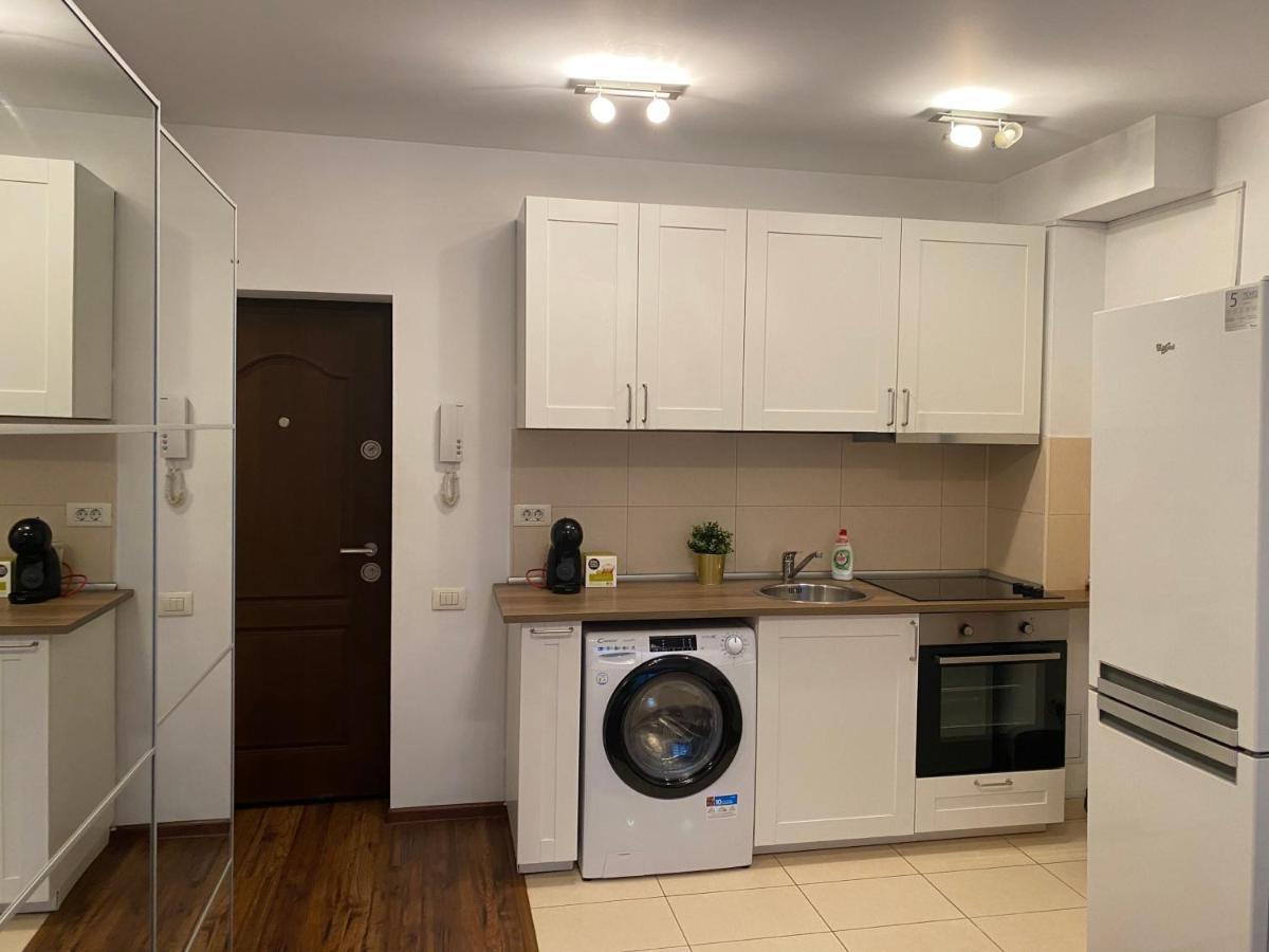 Cozy Apartment With Self Check-In Near Promenada Mall And Verdi Park ブカレスト エクステリア 写真