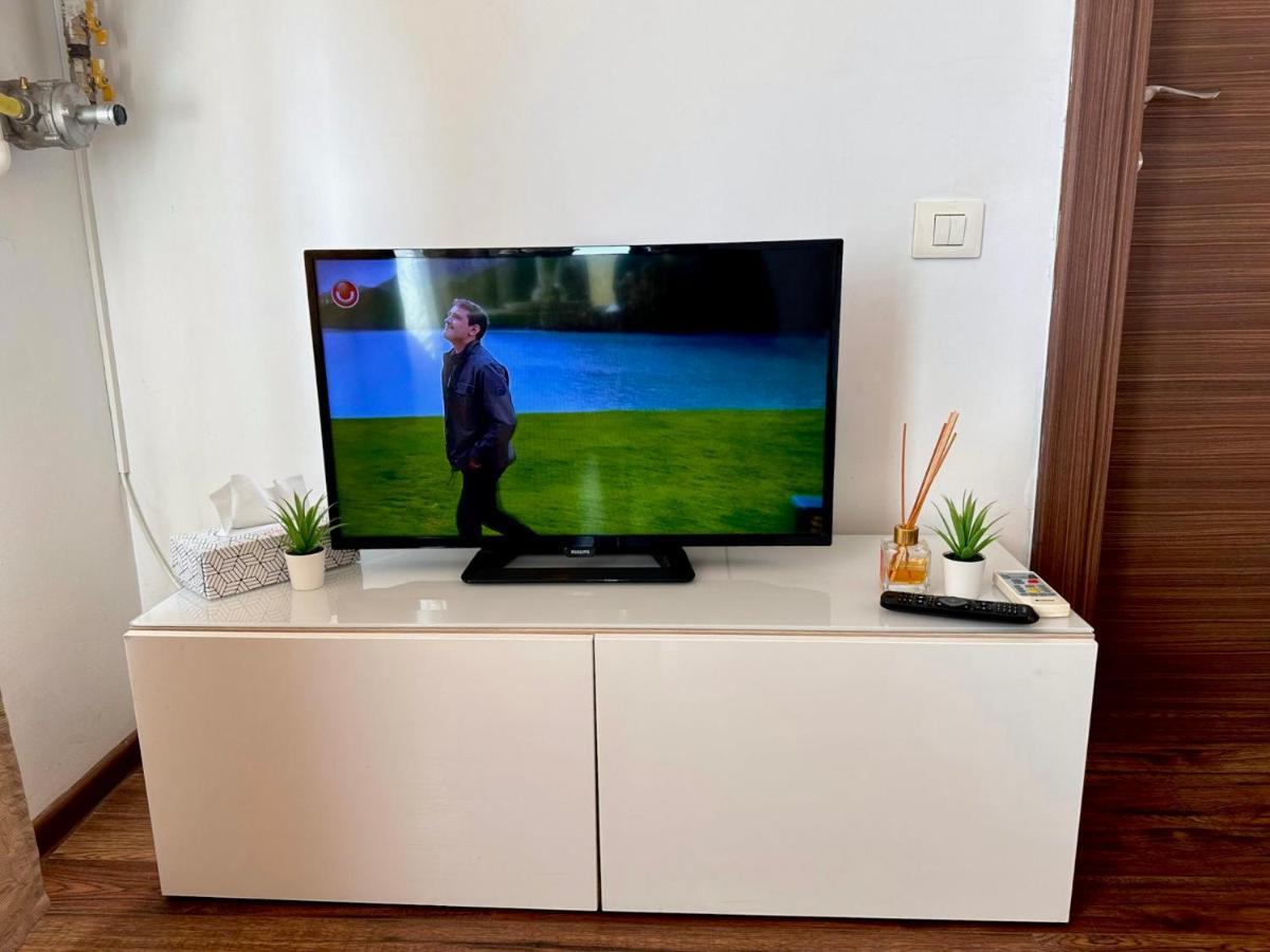 Cozy Apartment With Self Check-In Near Promenada Mall And Verdi Park ブカレスト エクステリア 写真