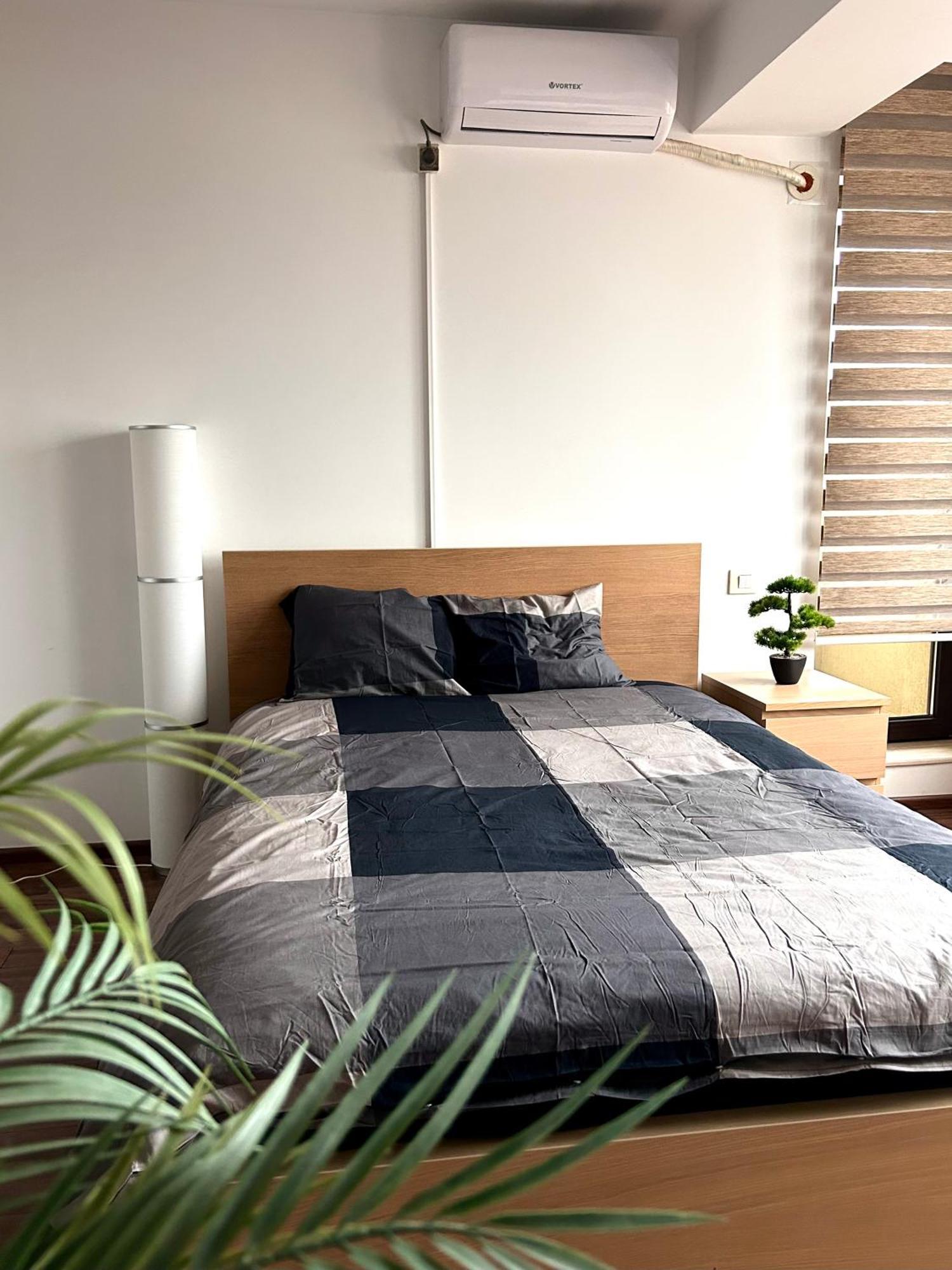 Cozy Apartment With Self Check-In Near Promenada Mall And Verdi Park ブカレスト エクステリア 写真