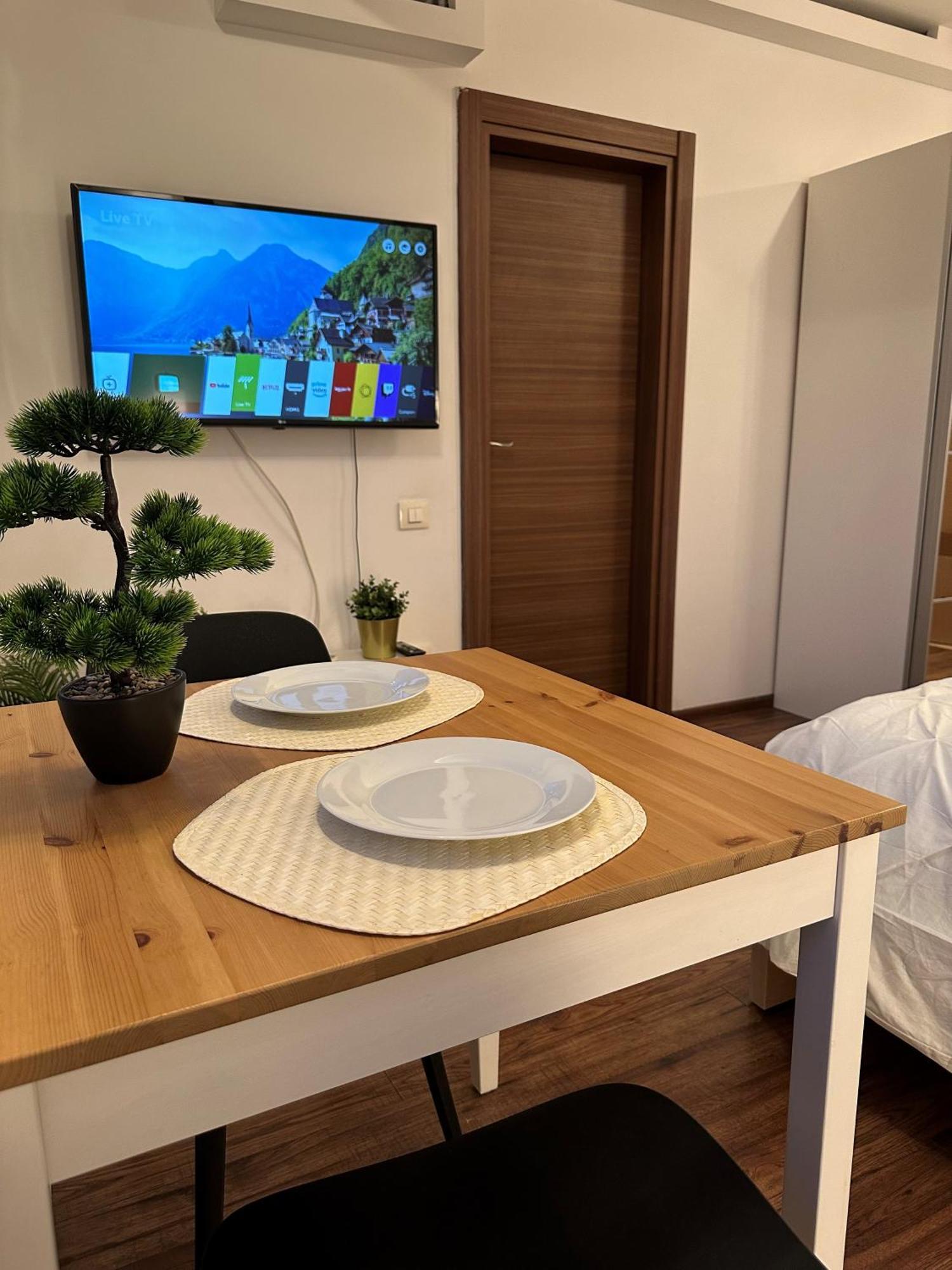Cozy Apartment With Self Check-In Near Promenada Mall And Verdi Park ブカレスト エクステリア 写真