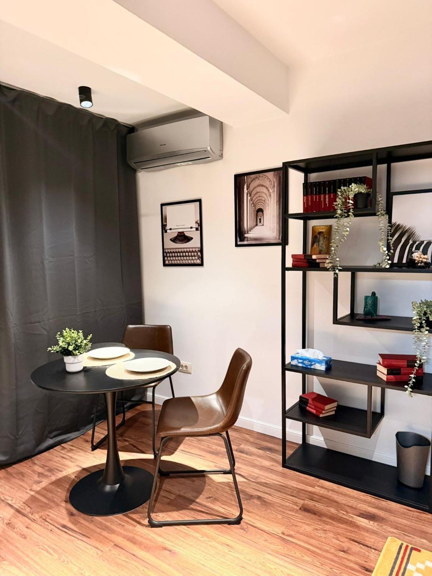 Cozy Apartment With Self Check-In Near Promenada Mall And Verdi Park ブカレスト エクステリア 写真